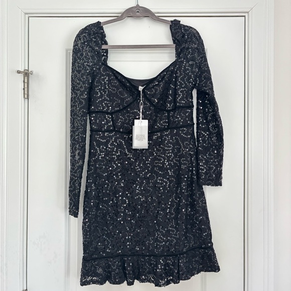 Lovers + Friends Dresses & Skirts - Lovers and Friends Penelope Black Mini Dress NWT REVOLVE